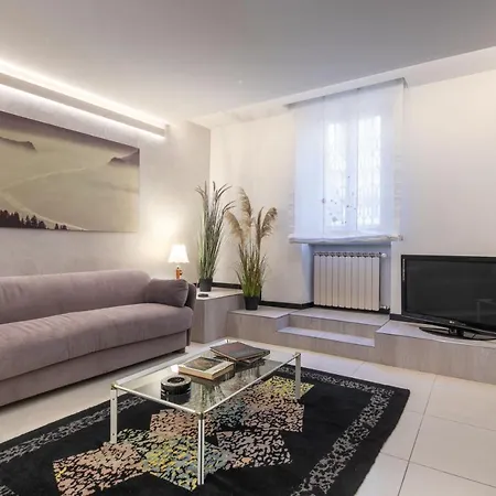 Ponte Rosso Modern Apartman *